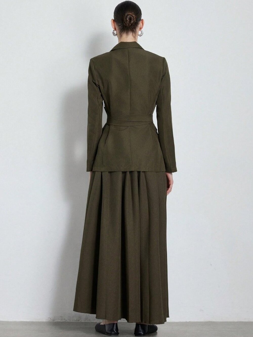 Green Elegant Women's Notched Collar Long Sleeve Blazer & Skirt Set - Picture 3 of 7